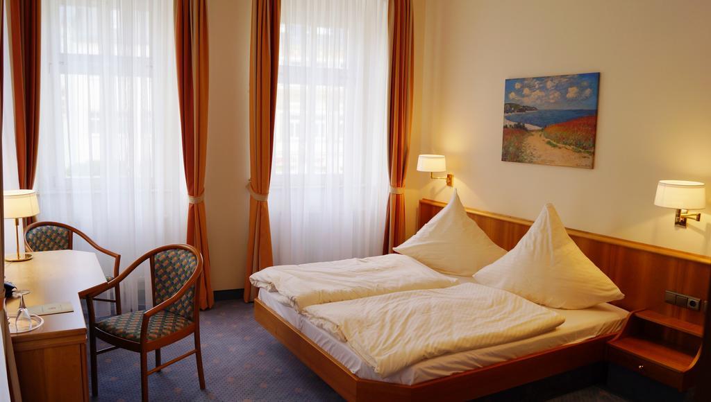 Hotel Goldener Loewe ヴァルトハイム 部屋 写真