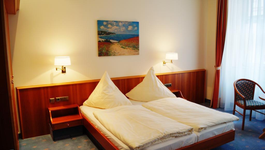 Hotel Goldener Loewe ヴァルトハイム 部屋 写真